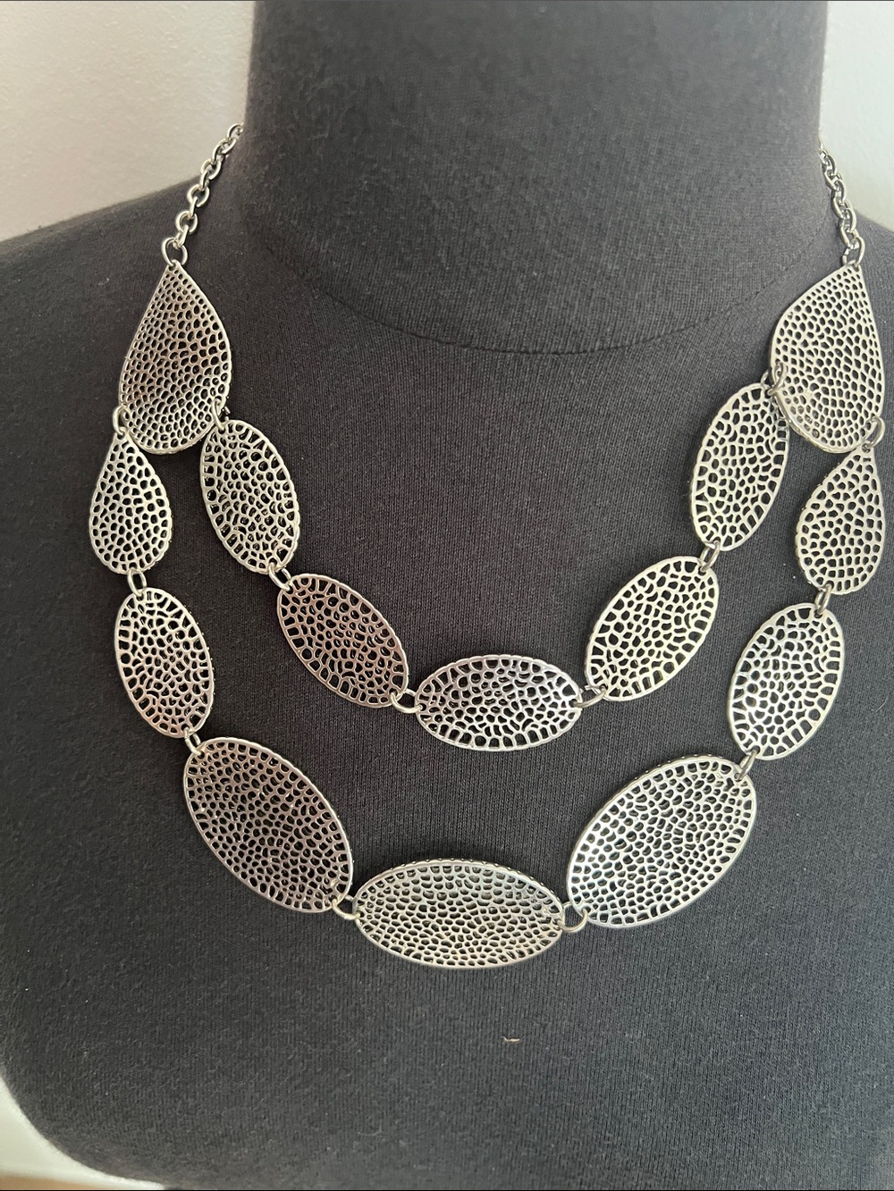 Bancroft oval statement necklace